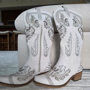 Western Cowboy Boots for Women Embroidered Rhinestones Knee High Cowgirl Boot